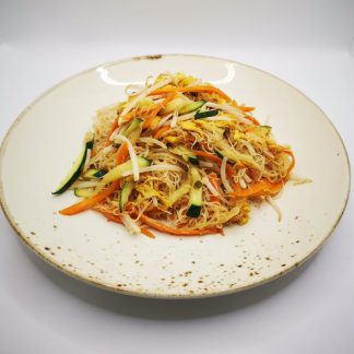 Spaghetti di riso saltati con verdure