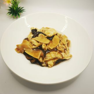 Pollo con funghi e bambu